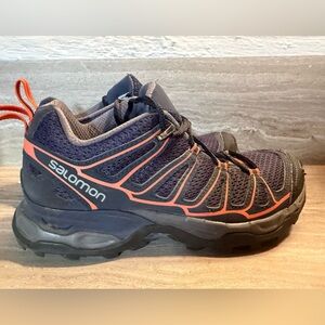 Kids Salomon trail running/ hiking shoes - size USA 5 camping